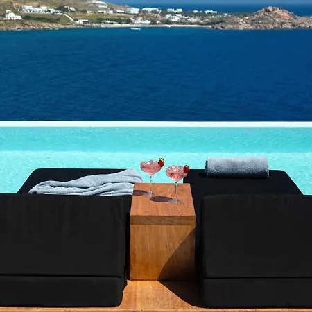 ヴィラ Psarou Black