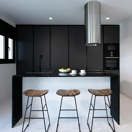 וילה Psarou Black *